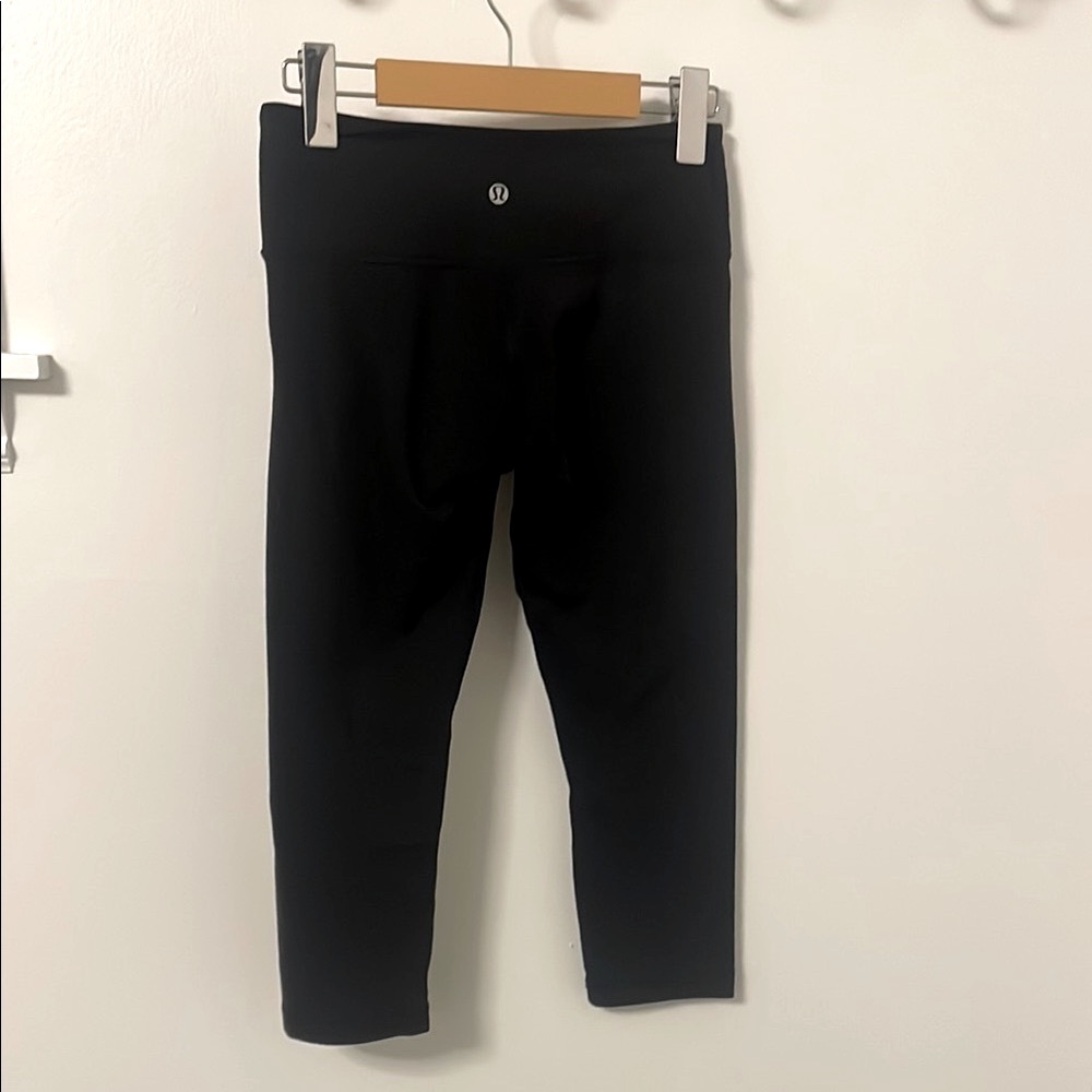Lululemon Black Cropped Leggings